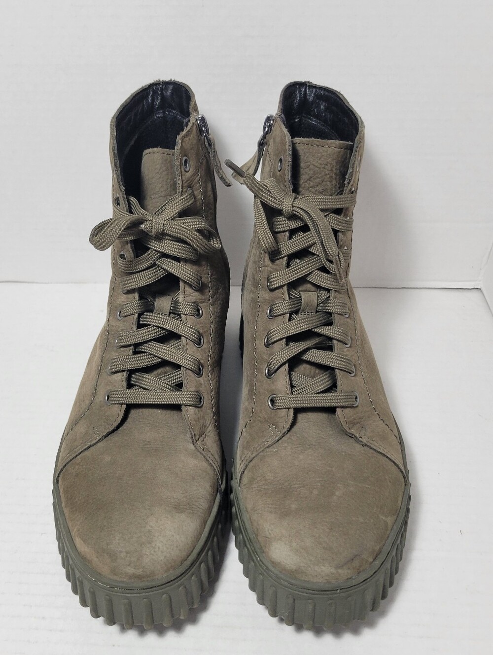 NWOT CLARKS Olive Green Leather Sneaker High Tops